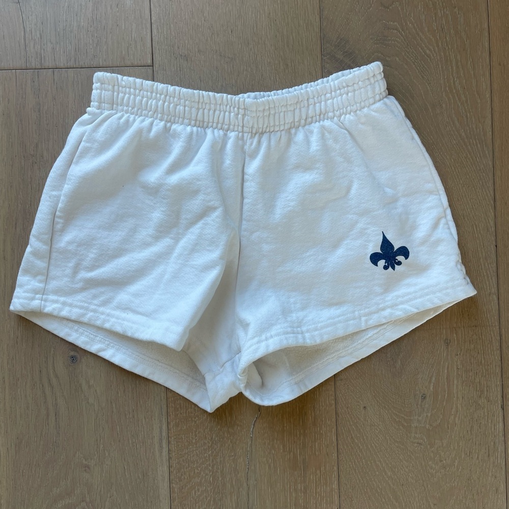 Comfort shorts with back pocket